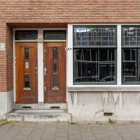Lägenhet Urban Oasis With Garden In