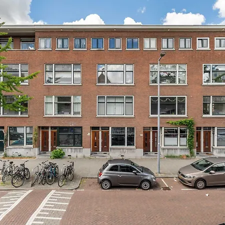 Lägenhet Urban Oasis With Garden In *